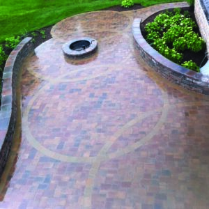 Rounded patio with circle design